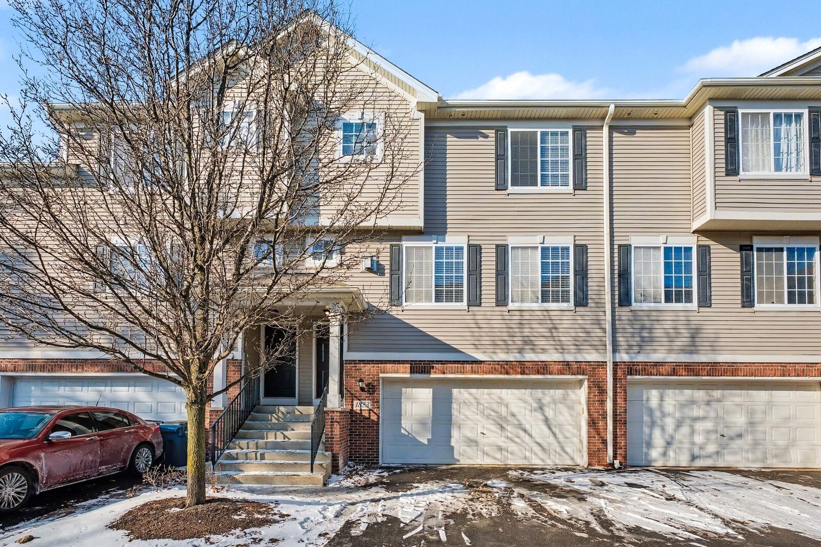 Property Photo: 1823 Indian Hill Lane IL 60503