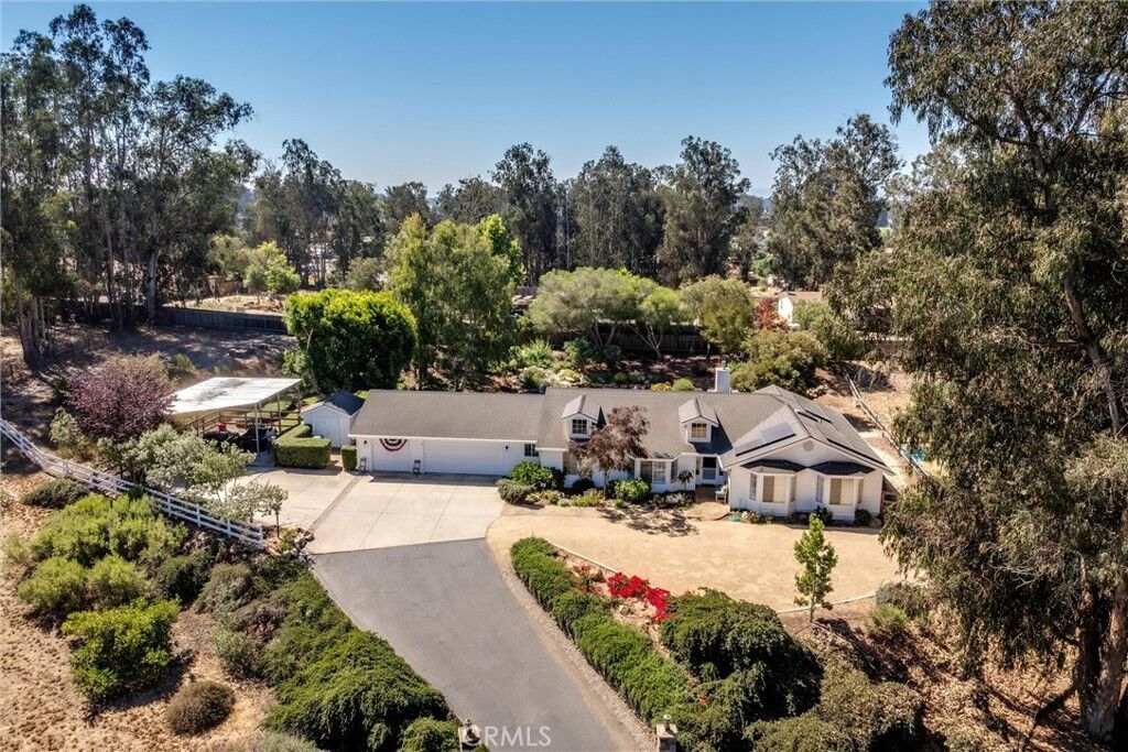 Property Photo:  760 Black Oak Lane  CA 93444 