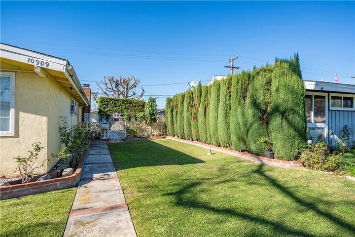 Property Photo:  10909 1st  CA 90603 