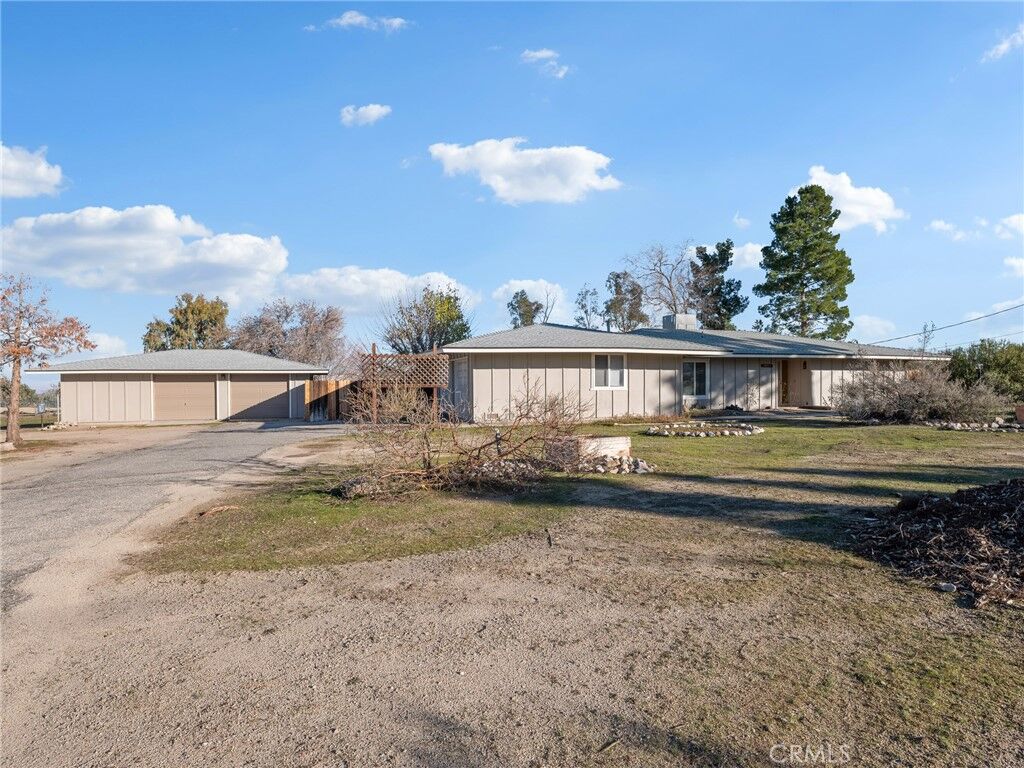 Property Photo:  10011 Alta Mesa  CA 92371 