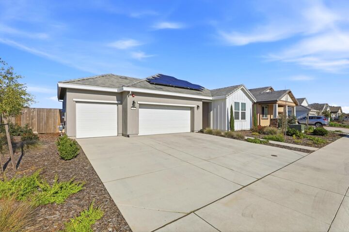 Property Photo:  701 Popcorn Street  CA 95632 