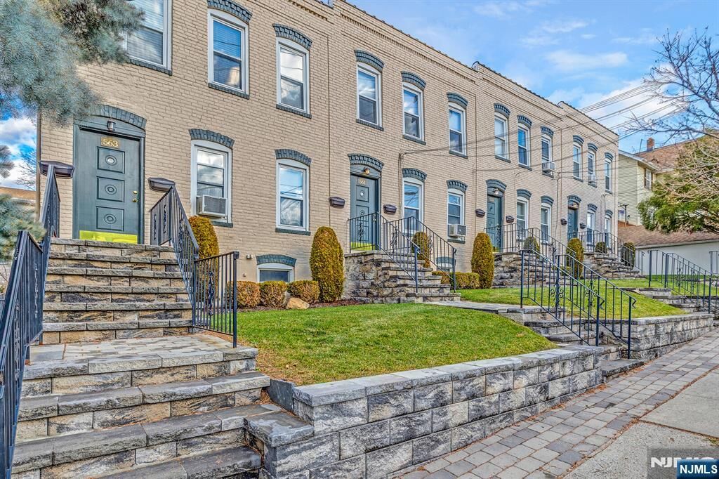 Property Photo:  561 Broad  NJ 07072 