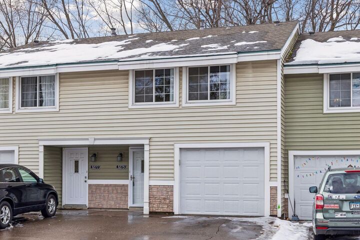 Property Photo: 3275 Hill Ridge Drive 29 MN 55121