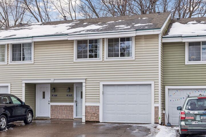 Property Photo:  3275 Hill Ridge Drive 29  MN 55121 