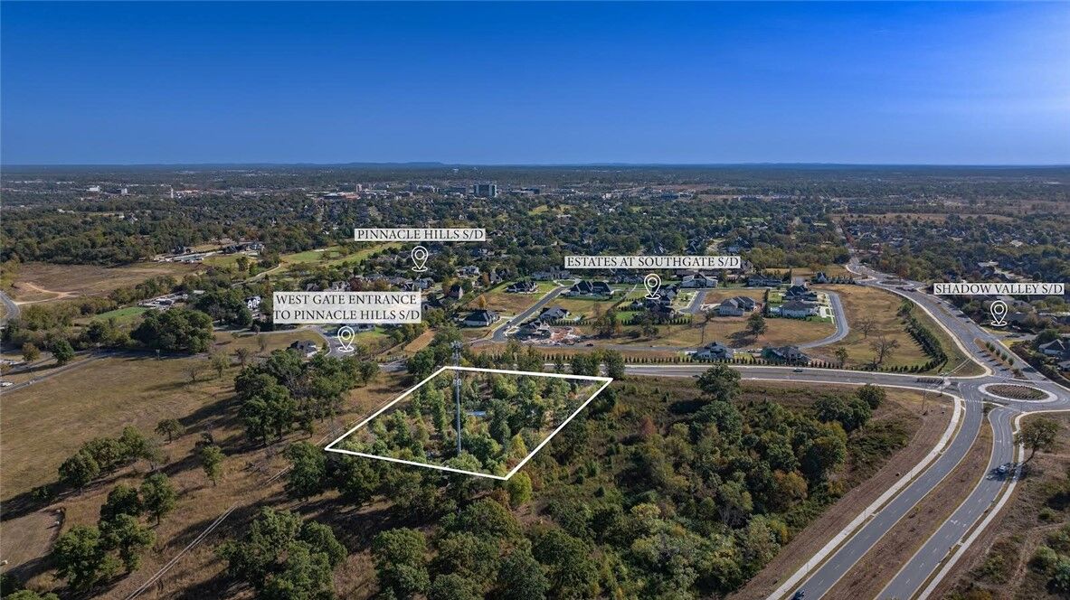 Property Photo: 4400 S Rainbow Road AR 72758