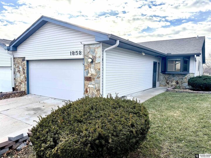 Property Photo:  1858 N 93 Court  NE 68114 