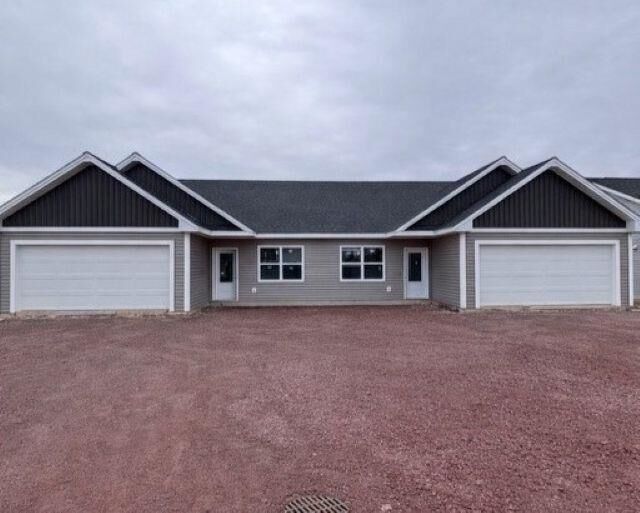 64 Autumn Lane — photo 1