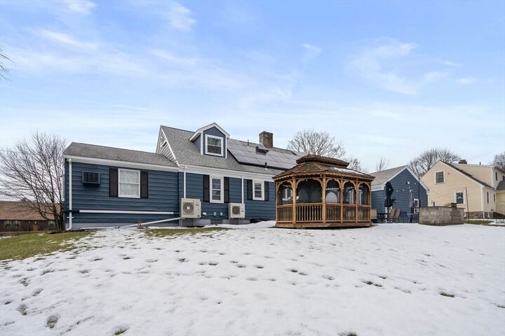 Property Photo:  120 Brattle St  MA 01606 