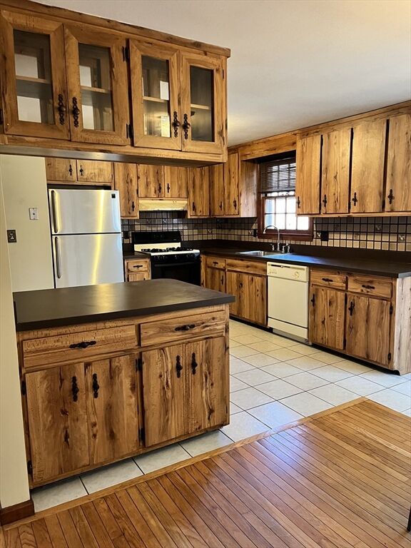 Property Photo:  277 Loon Hill Rd  MA 01826 