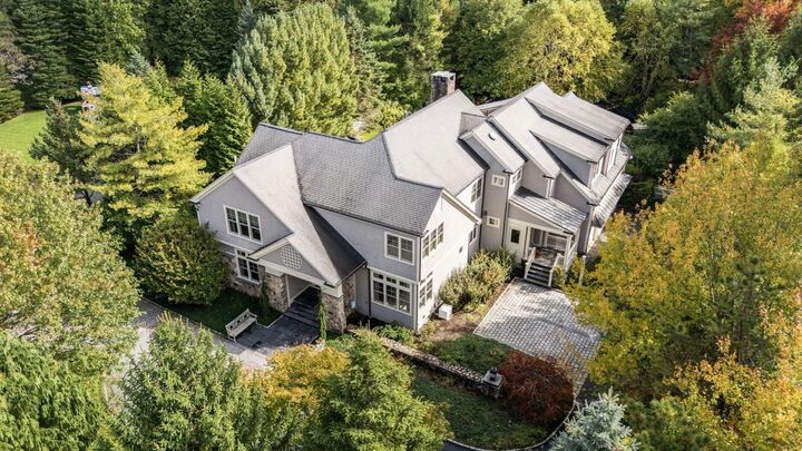 Property Photo: 9 Stonegate Dr MA 02090