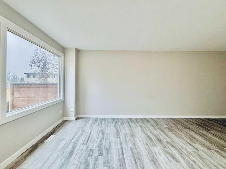 Property Photo: 2211 19 Street NE 221 AB T2E 4Y5