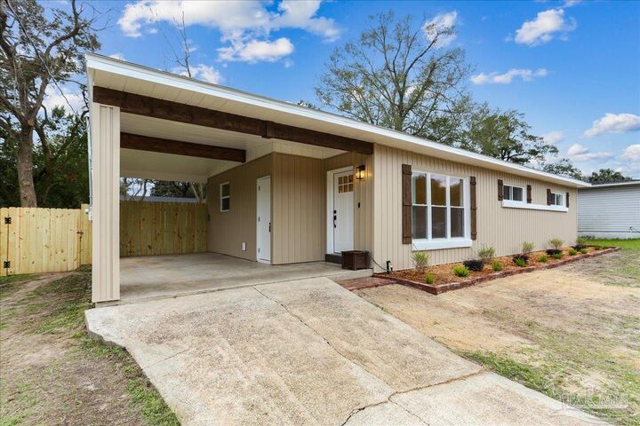 Property Photo:  207 Alton Rd  FL 32507 