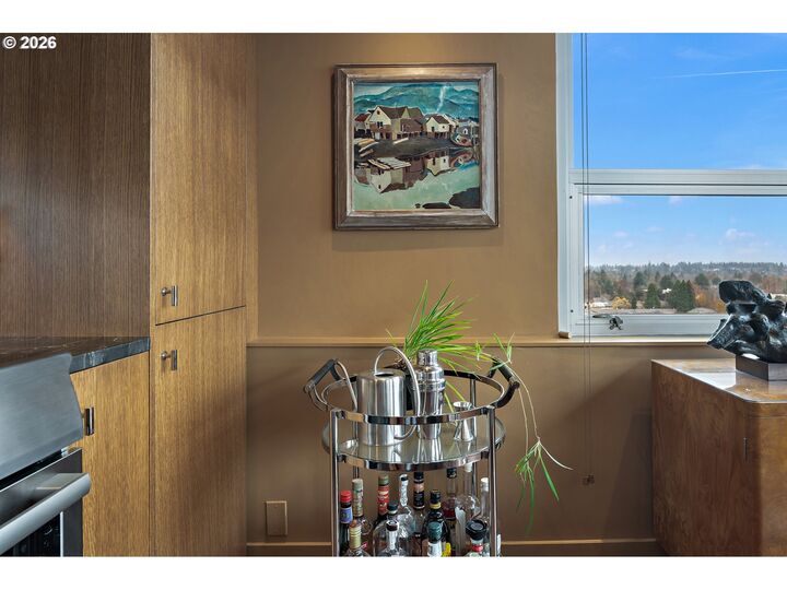 Property Photo:  1220 NE 17th Ave 17H  OR 97232 