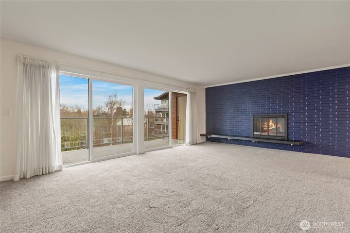 Property Photo:  2501  Canterbury Lane E 306  WA 98112 
