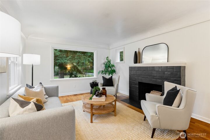 Property Photo:  16406  Sylvester Road SW  WA 98166 