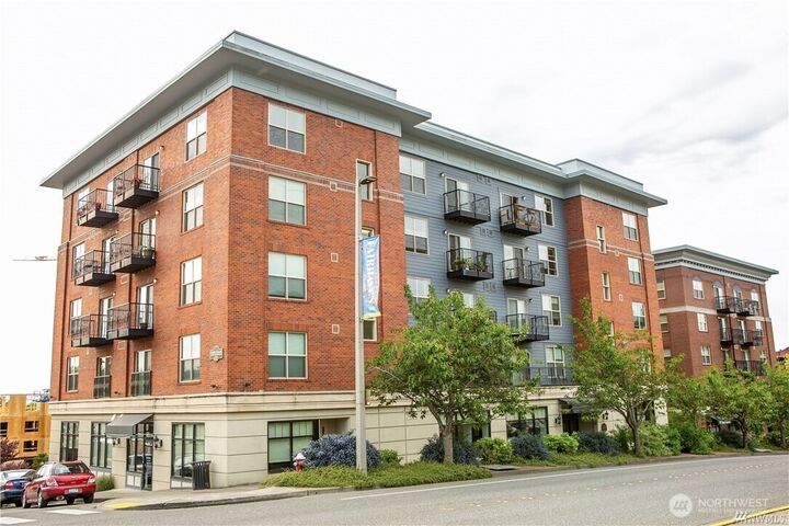 Property Photo:  1310  10th Street 408  WA 98225 