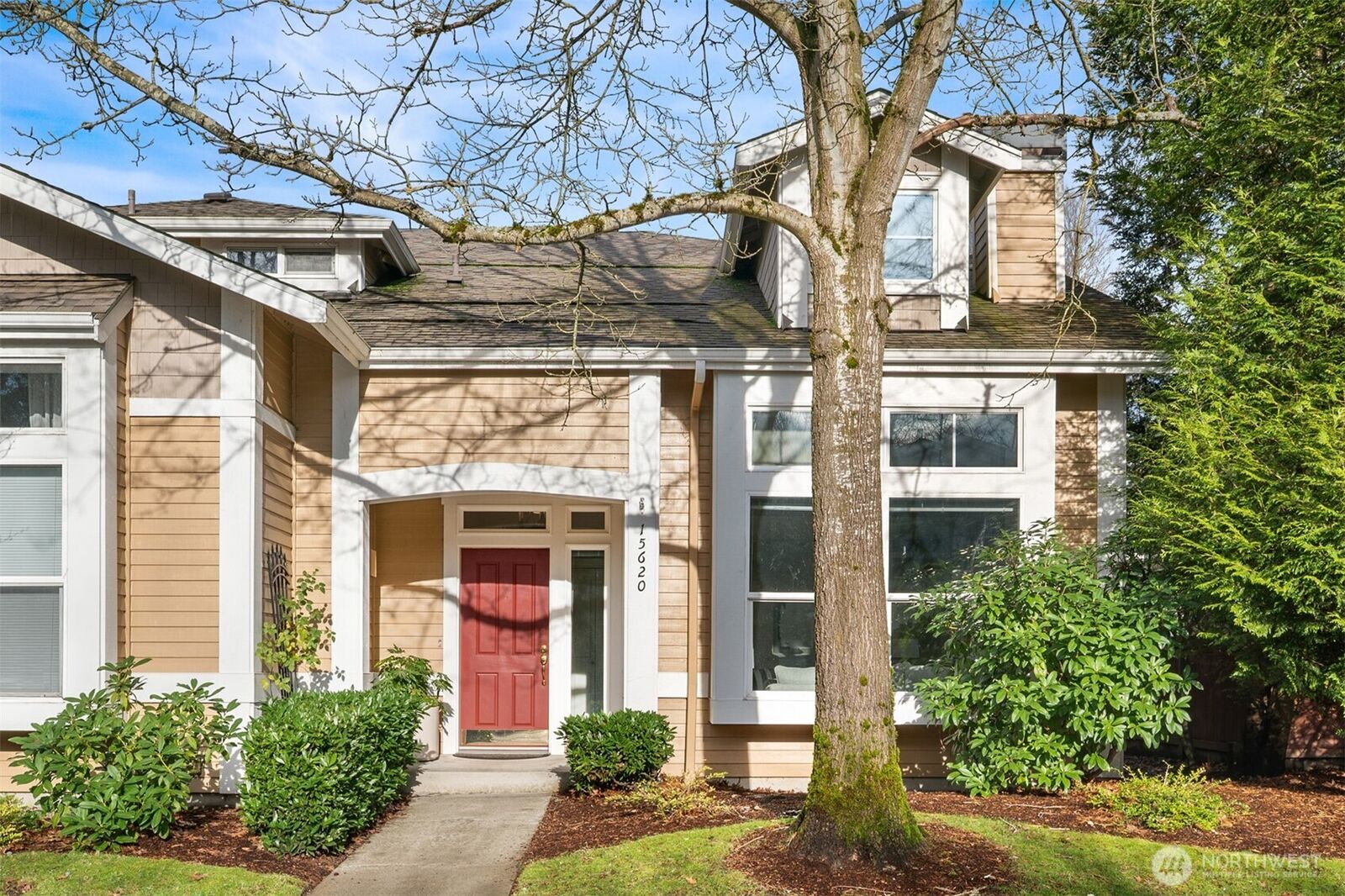 Property Photo:  15620 NE 91st Way B902  WA 98052 