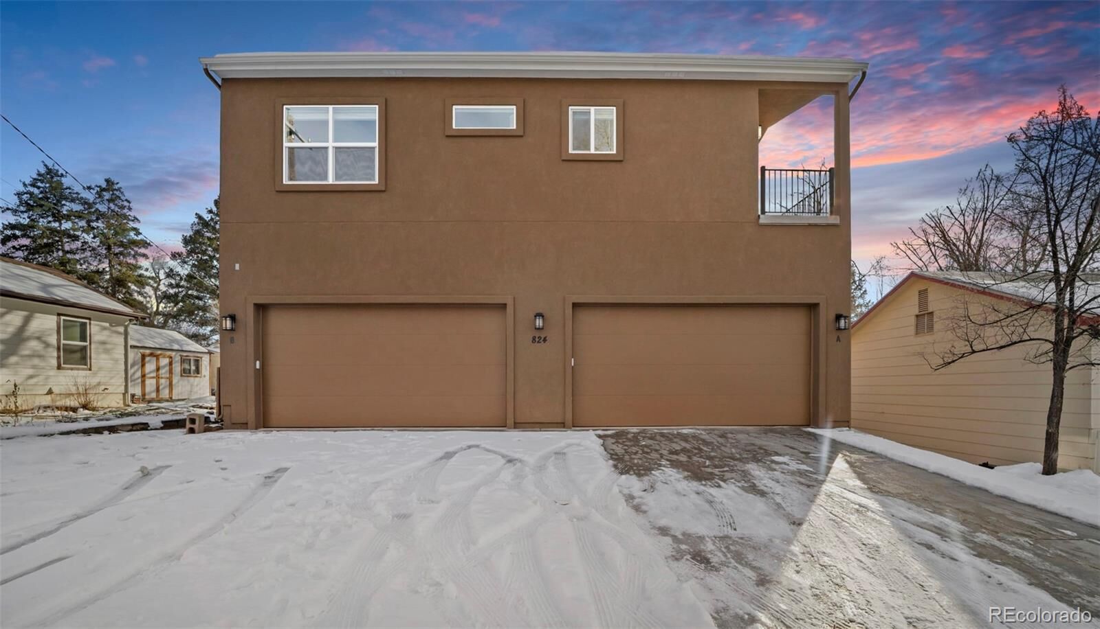 Property Photo:  824 E Moreno Avenue B  CO 80903 