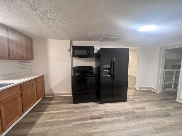 Property Photo:  1023 S Millwood Ave  KS 67213 