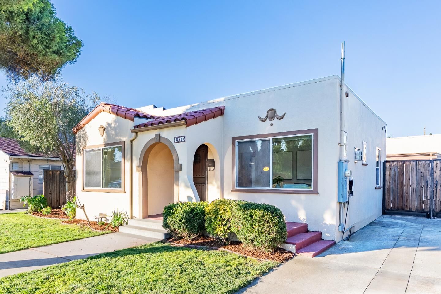 Property Photo:  831 Coolidge Avenue  CA 94086 