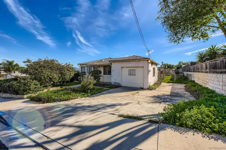 Property Photo:  6927 Waite Dr  CA 91941 