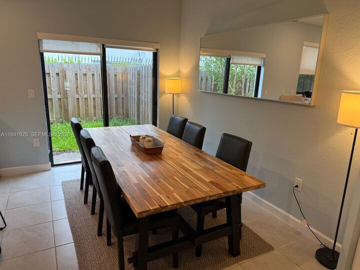 Property Photo:  887 NE 211th St  FL 33179 