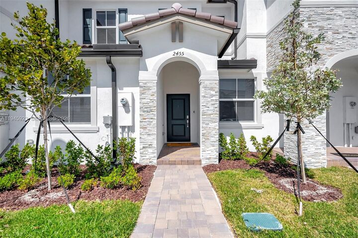 Property Photo: 2455 NW 119th Ter FL 33167