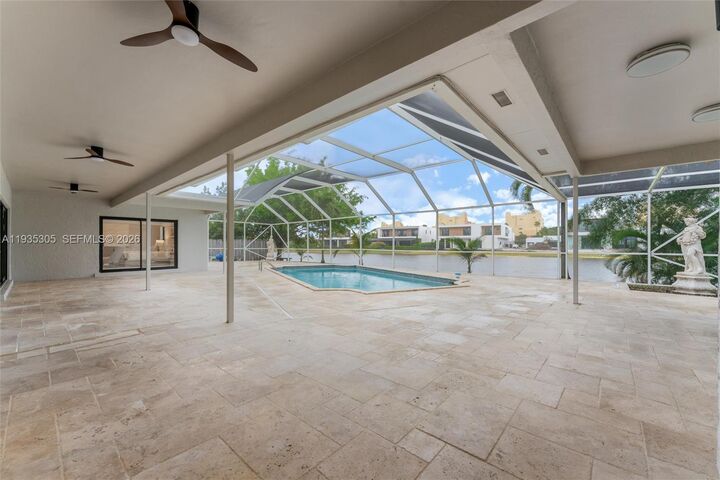 Property Photo:  16733 Golfview Dr  FL 33326 