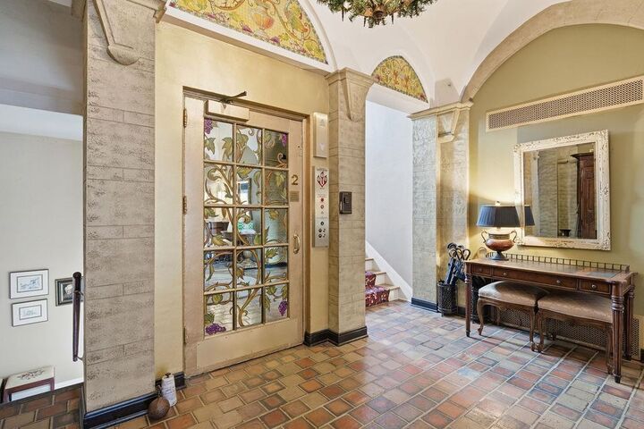 Property Photo:  704 W 6th Ave #301  WA 99204 