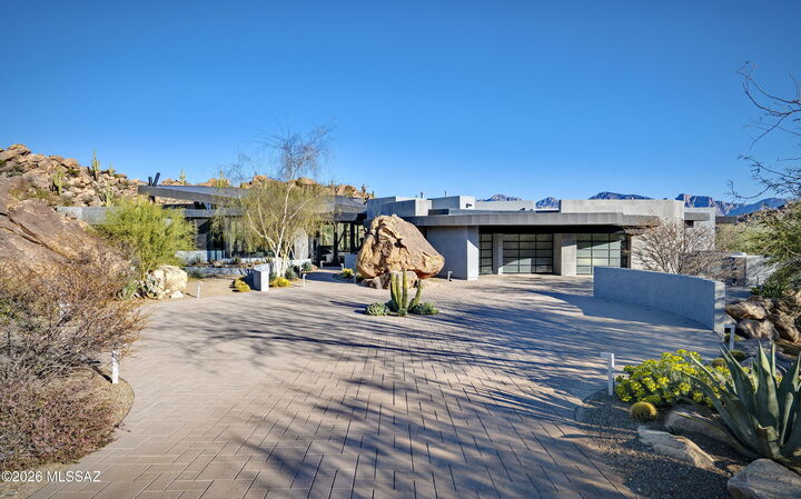 Property Photo: 1470 W Tortolita Mountain Circle AZ 85755