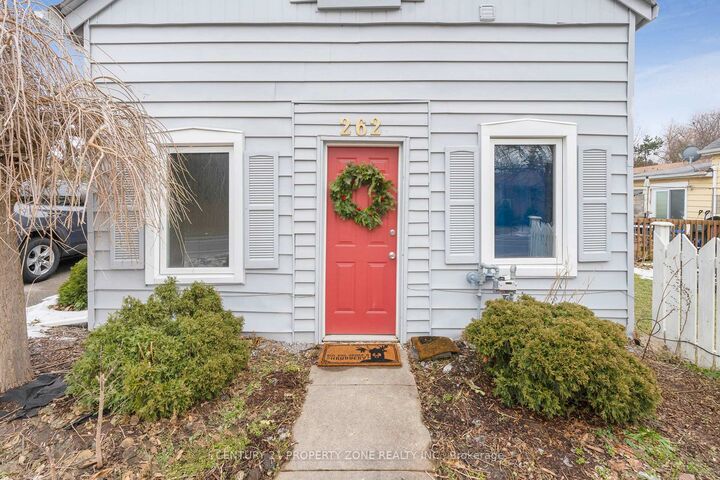 Property Photo:  262 Pine Street  ON L9T 1K5 