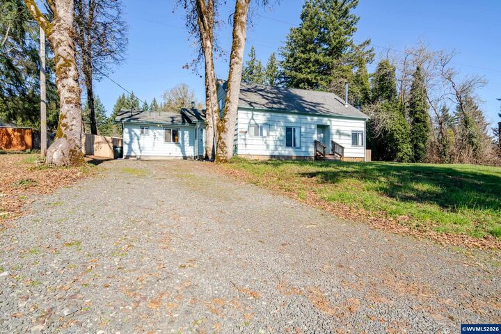 Property Photo:  40352 Holley Heights Lp  OR 97386 