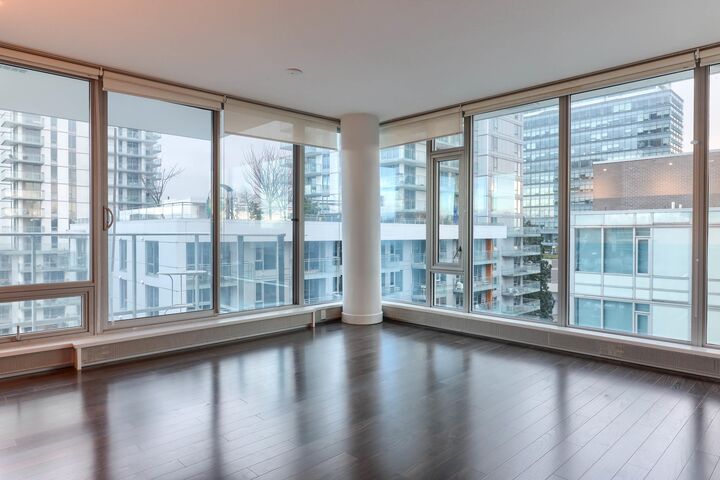8031 Nunavut Lane 606 — photo 1