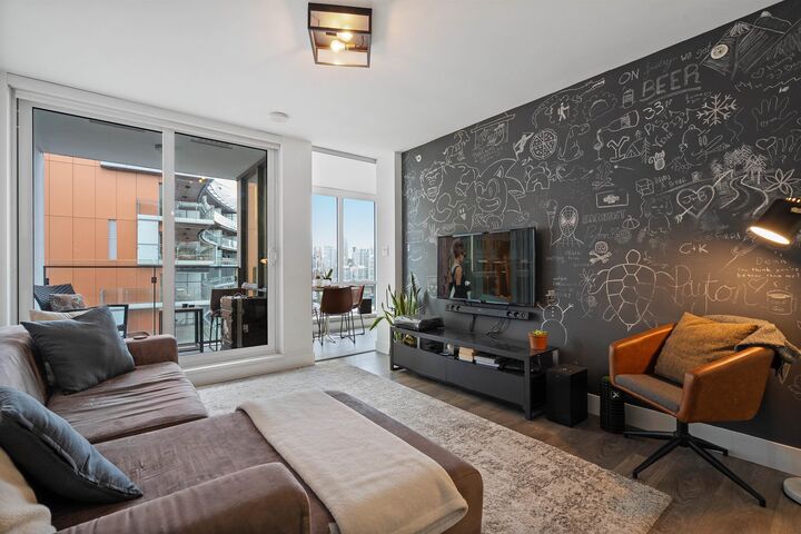 Property Photo:  1788 Columbia Street 1609  BC V5Y 0L7 