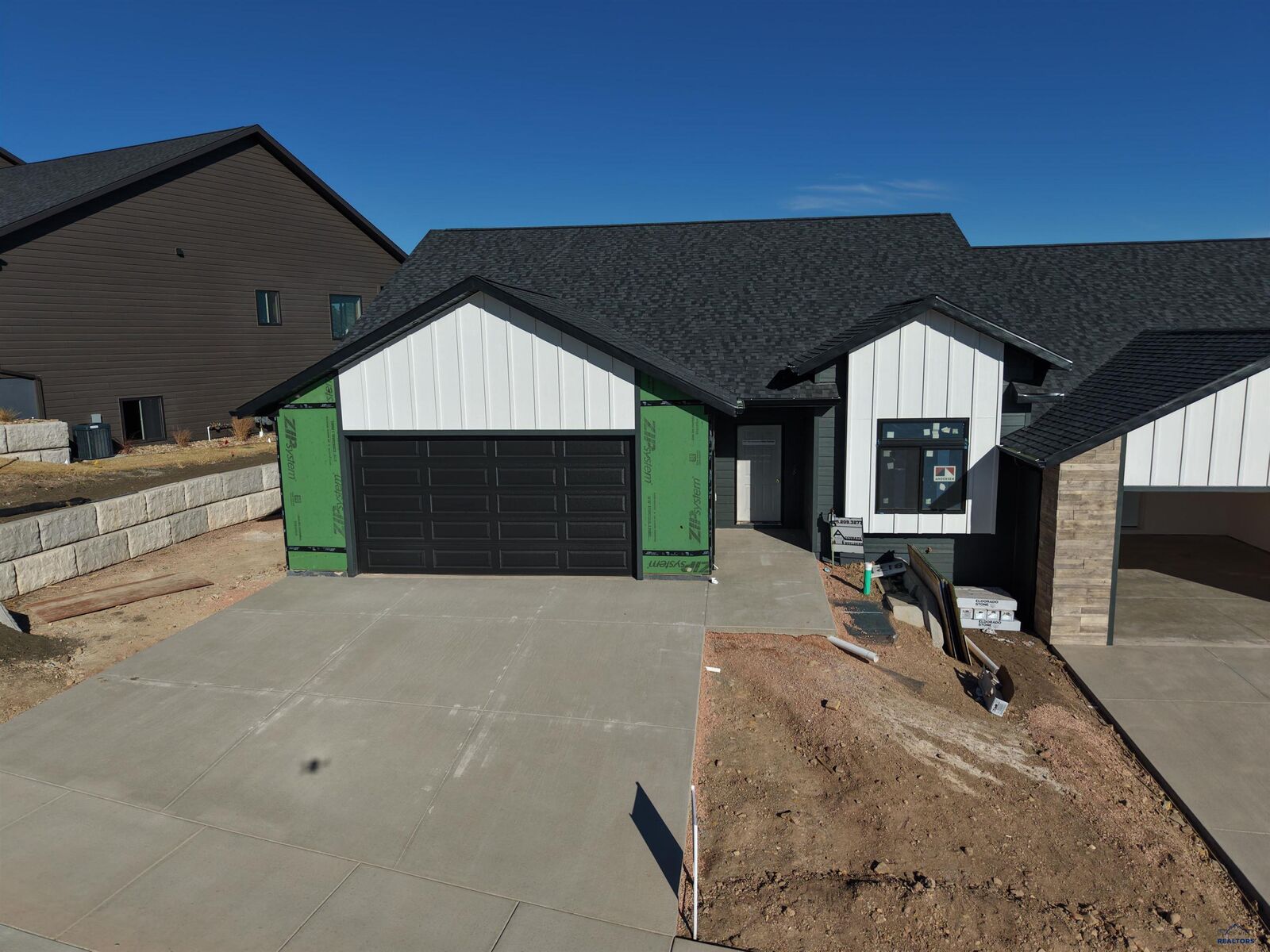 Property Photo: 1222 Pinnacle Ct SD 57701