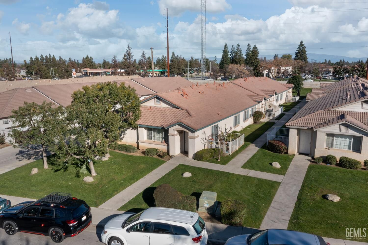 Property Photo:  4506 Pebble Creek Drive  CA 93312 