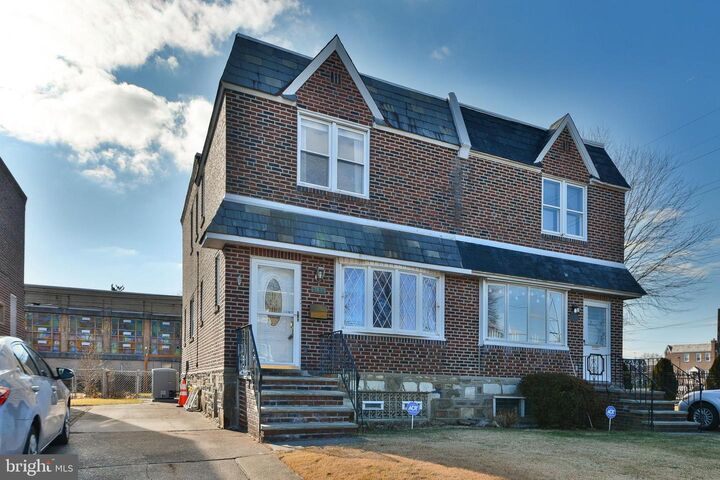 Property Photo:  1012 Saint Vincent Street  PA 19111 