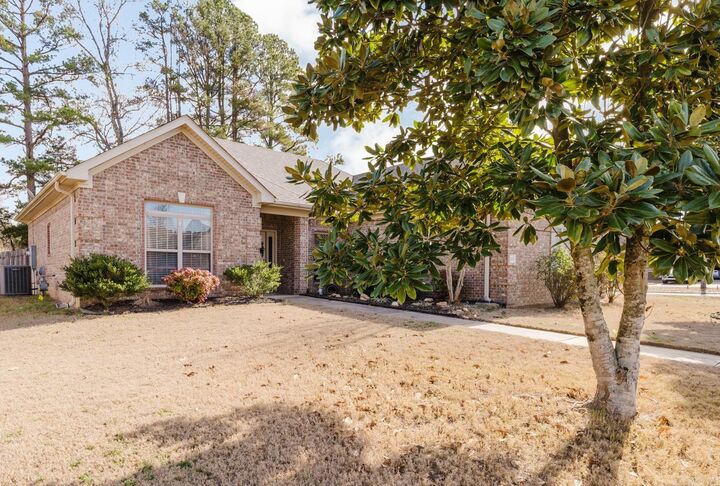 Property Photo:  1100 Oak Glenn Loop  AR 72022 