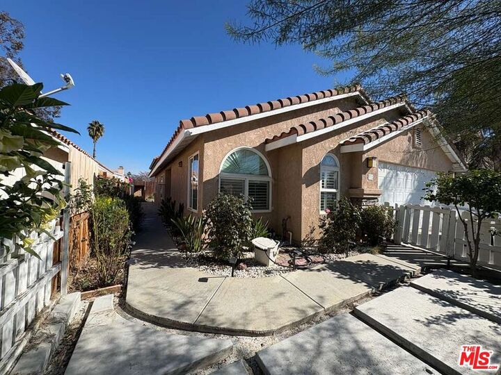 Property Photo:  332 Via Capri  CA 92545 