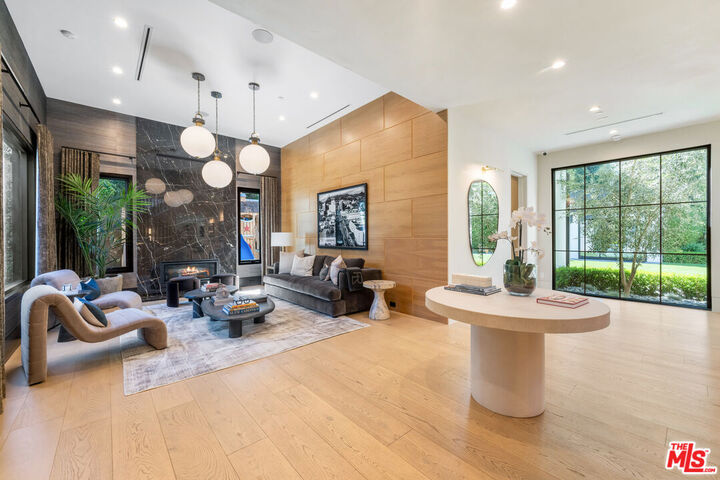 Property Photo:  17228 Otsego St  CA 91316 