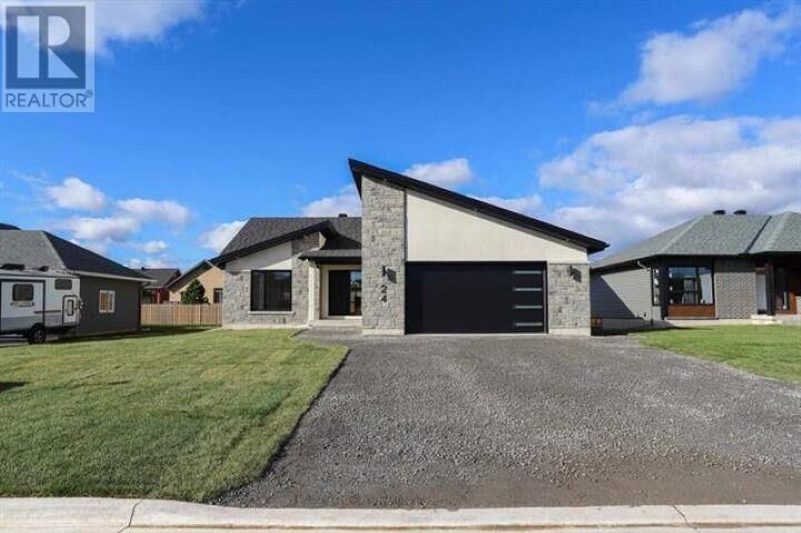 Photo de la propriété:  24 Noah Dr  ON P6C 6E6 