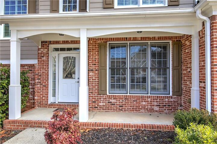 Property Photo:  303 Walnut Hills Crossing  GA 30114 