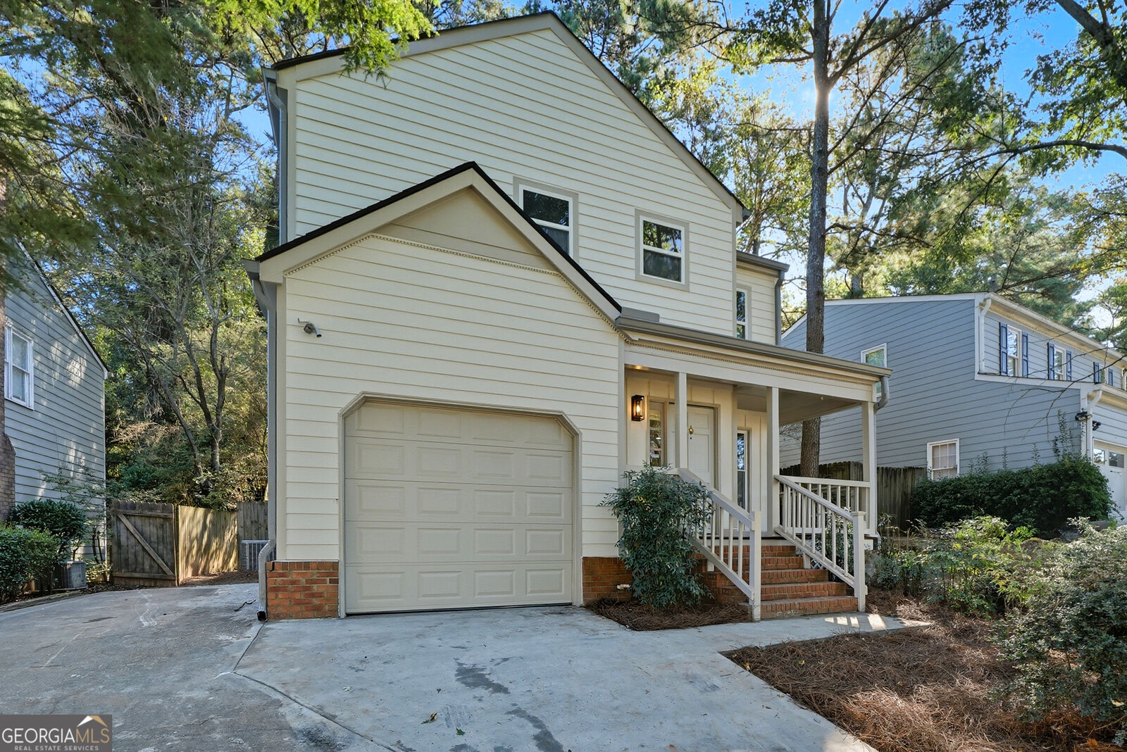 Property Photo:  1367 Wenlock Edge Cove  GA 30083 