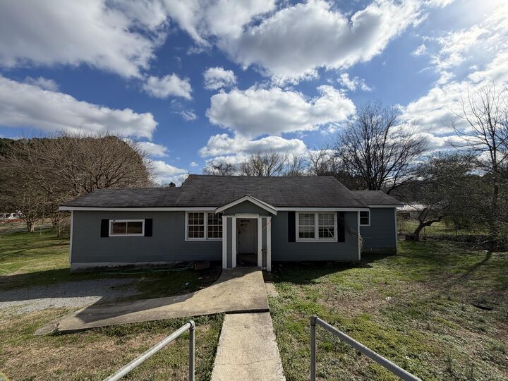 Property Photo:  211 Thurman Street  GA 30728 