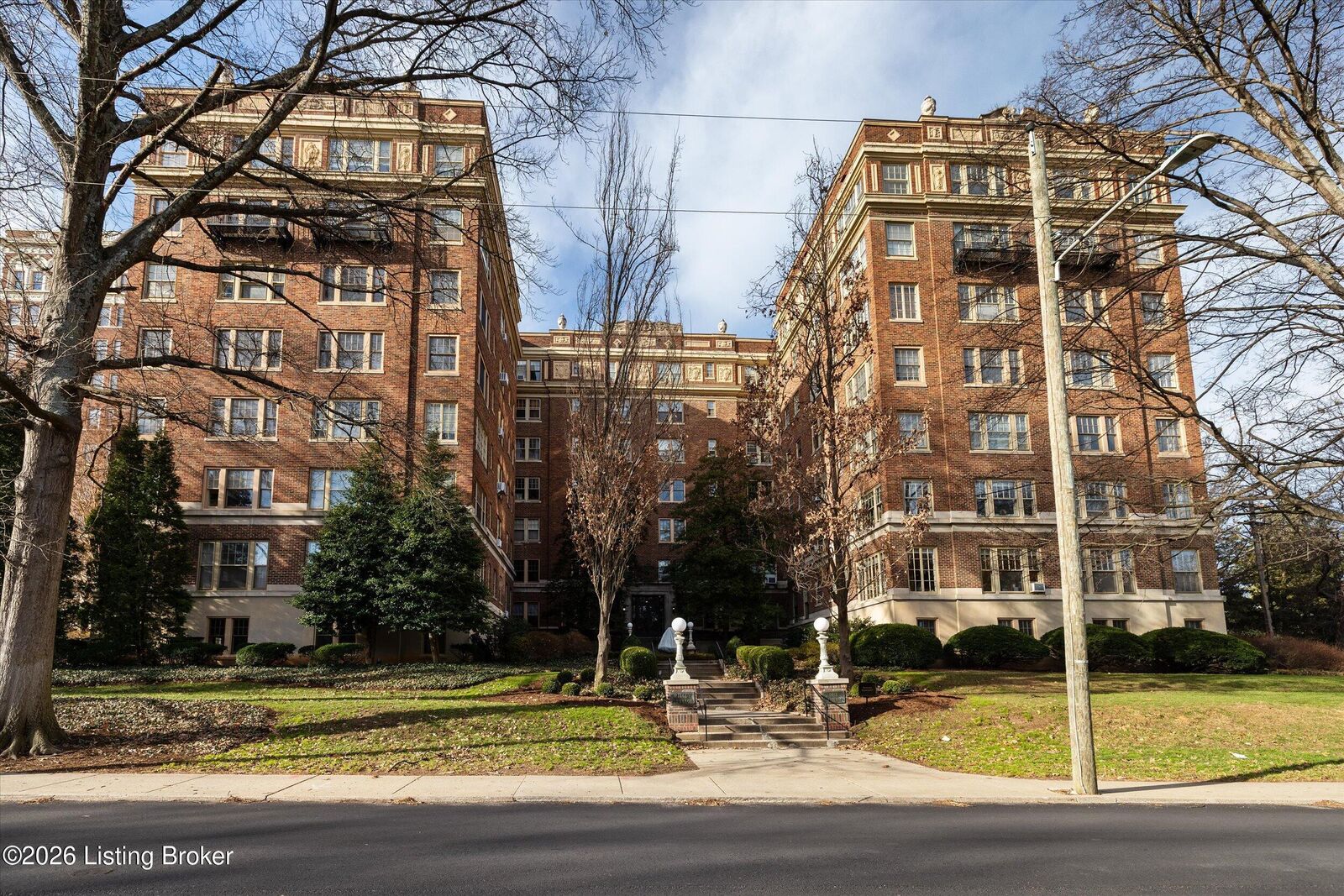 Property Photo:  1412 Willow Ave Apt 65  KY 40204 