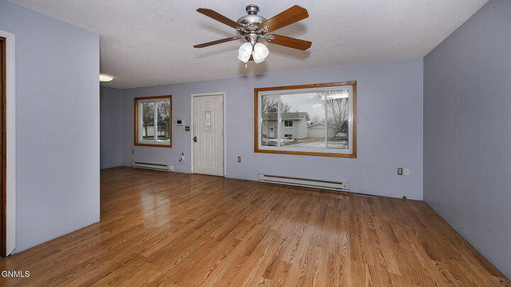 Property Photo:  1006 Elbowoods Drive  ND 58545 