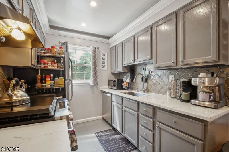 Property Photo:  39 Harrison Ave 19  NJ 07042 