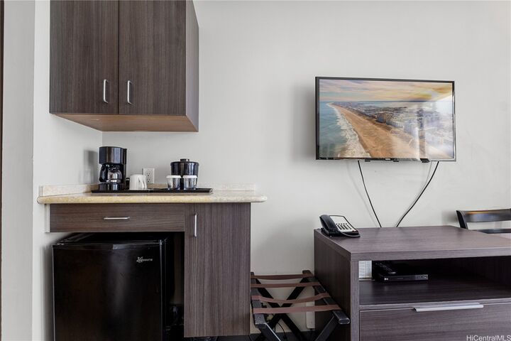 Property Photo:  1850 Ala Moana Boulevard 703  HI 96815 