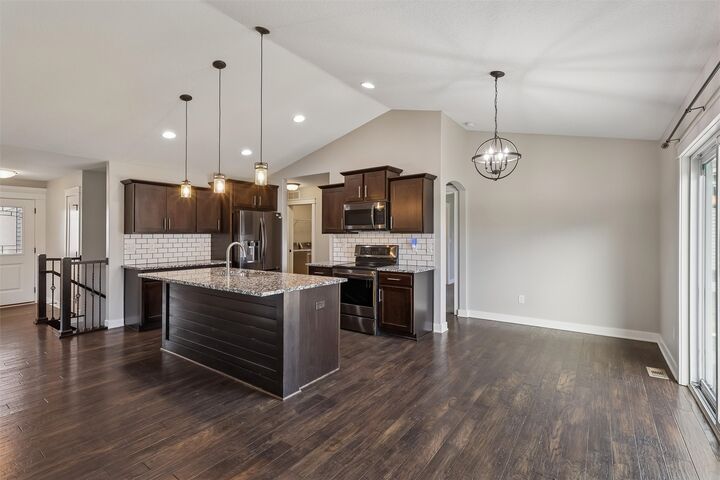 Property Photo:  2503 E 47th Street  IA 50317 