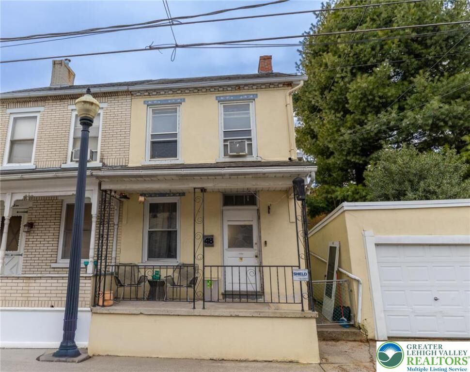 Property Photo:  48 E North Street  PA 18018 